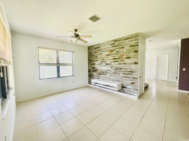 Photo - 850 NE 193rd Terrace, Miami, FL 33179