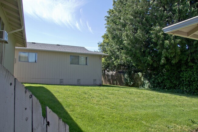 Photo - Stoneridge Duplexs