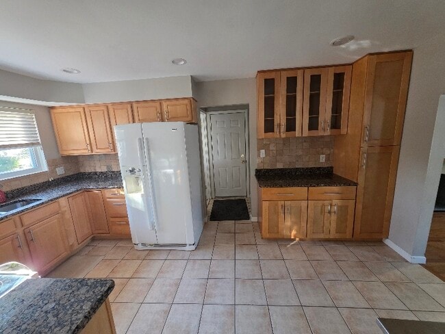 Photo - 31659 Perth St