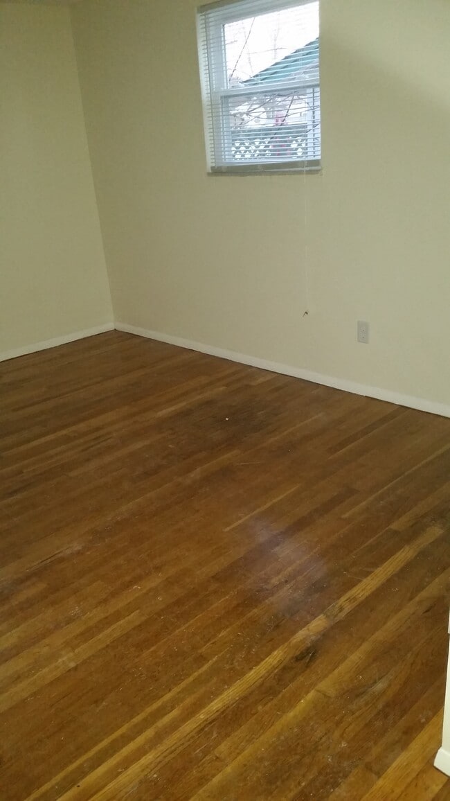 Photo - 3900 Lynward Rd