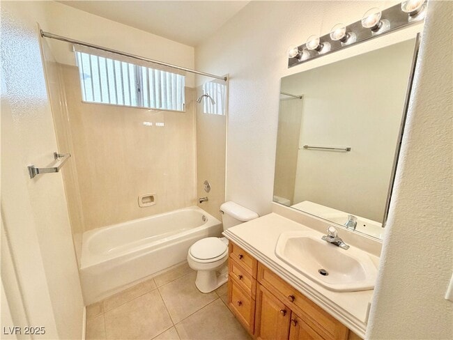 Photo - 2842 Altair St