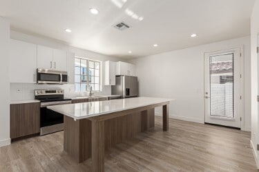 Building Photo - Monte Villagro