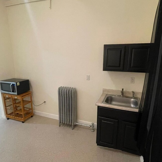 Photo - Room available in rooming house - Brockton Unit Room 07