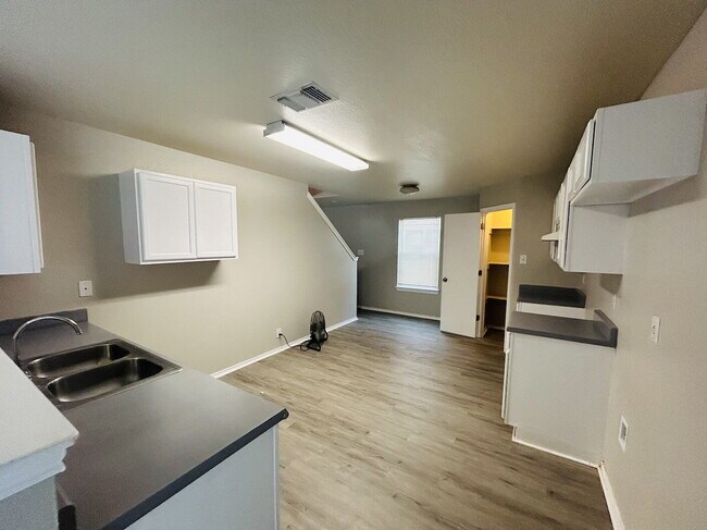 Photo - Affordable 5 Bedroom Newly Listed