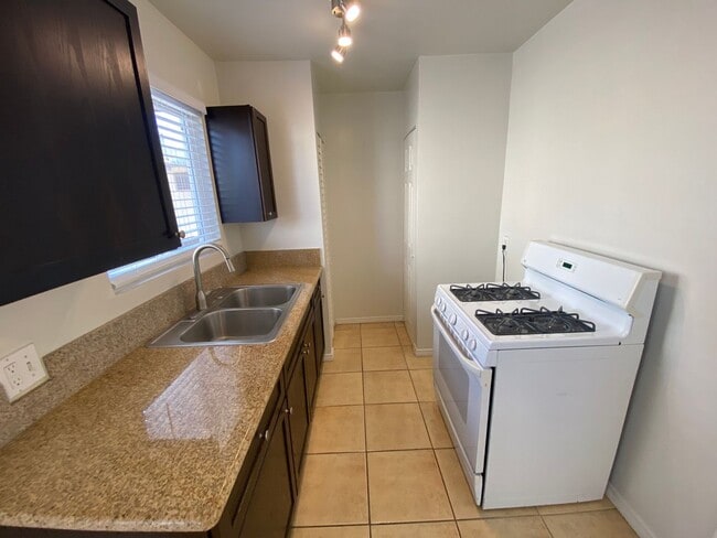 Building Photo - 5067 20th St Unit 5069 #3