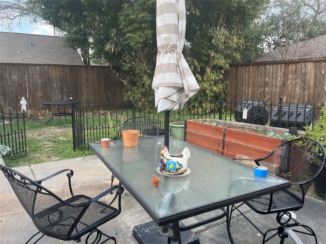 Photo - 603 Moody St