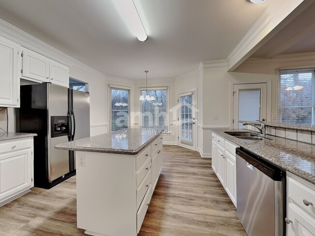 Photo - 8401 Forest Shadow Cir