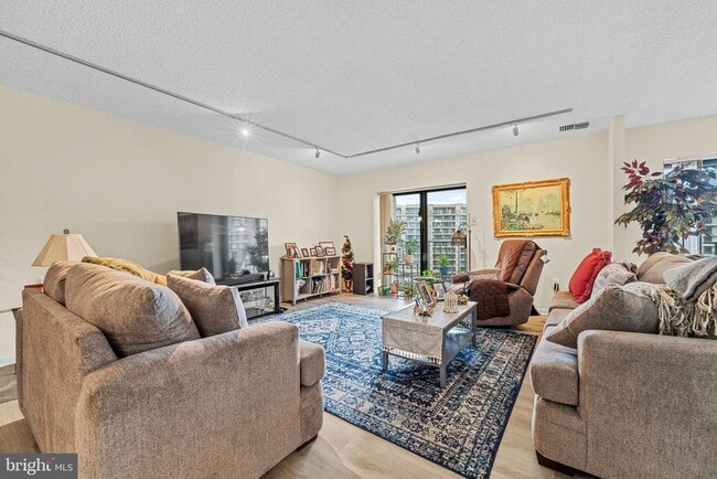 Photo - 11004 Valley Forge Cir Unit 1004