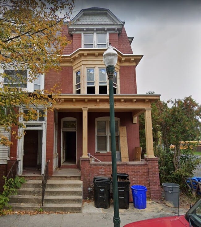 1825 N 3rd St Unit 2