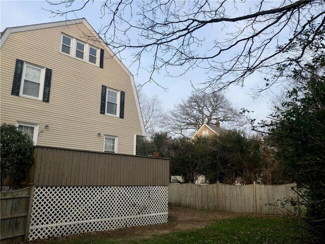 Photo - 31 Bayside Ave Unit 4