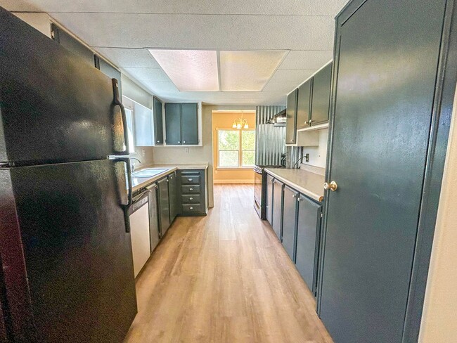 Photo - 8798 Holmquist Rd SE