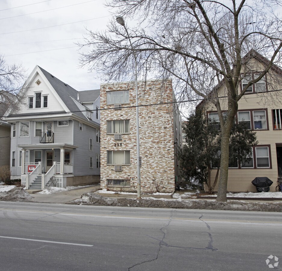 Photo - 338 W Wilson St Apartments