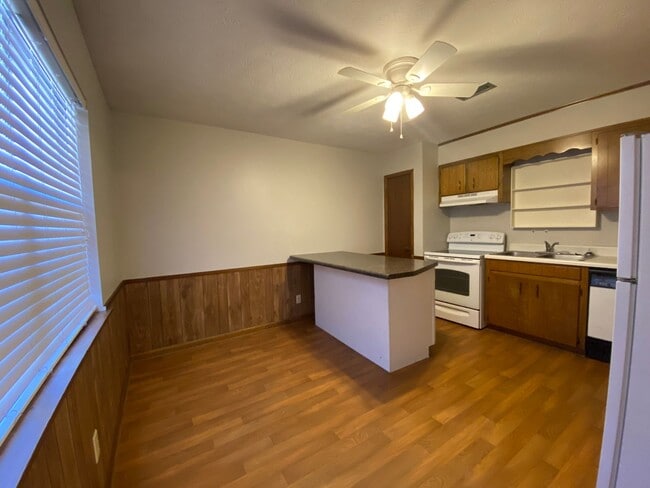 Photo - McCullars- 424 Unidad 16