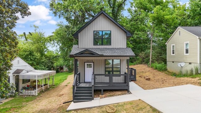 Building Photo - 3415 Skyline Dr Rental