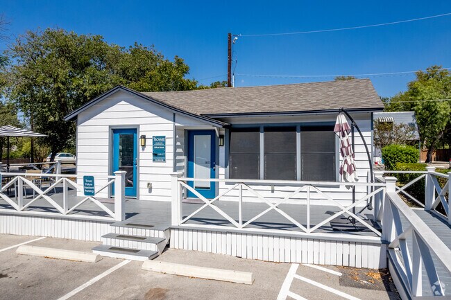 Leasing Office