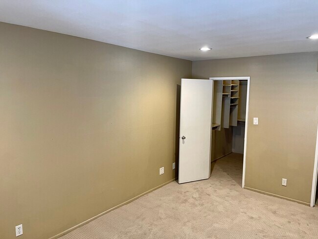 Photo - 5700 Etiwanda Ave Unidad 275