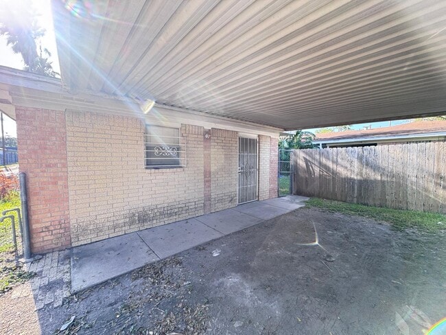 Photo - 812 W Walnut Ave
