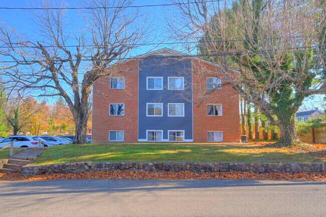 313/315 Clay St - 313/315 Clay St Apartments