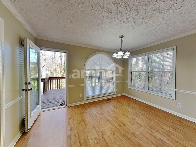 Photo - 700 Rosehill Ln