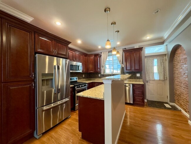 Photo - 415 S Bouldin St