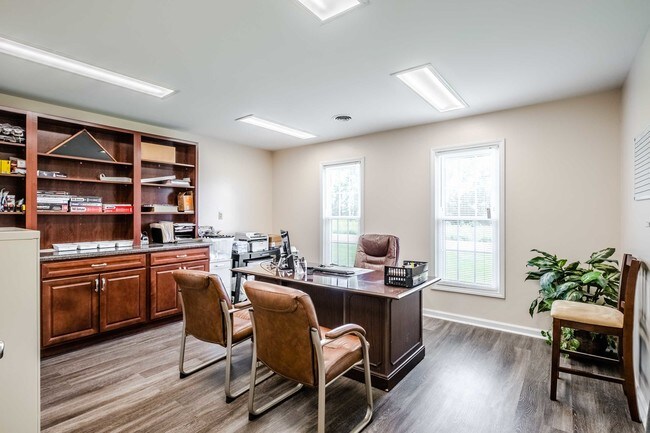 Photo - Avalon Townhouse Apartments