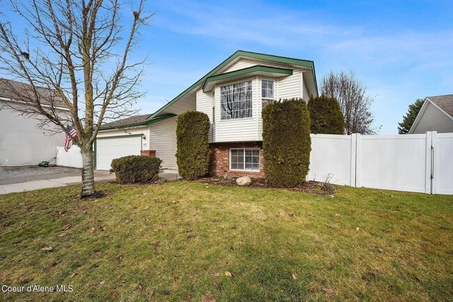 Building Photo - Large Home in Strawberry Fields