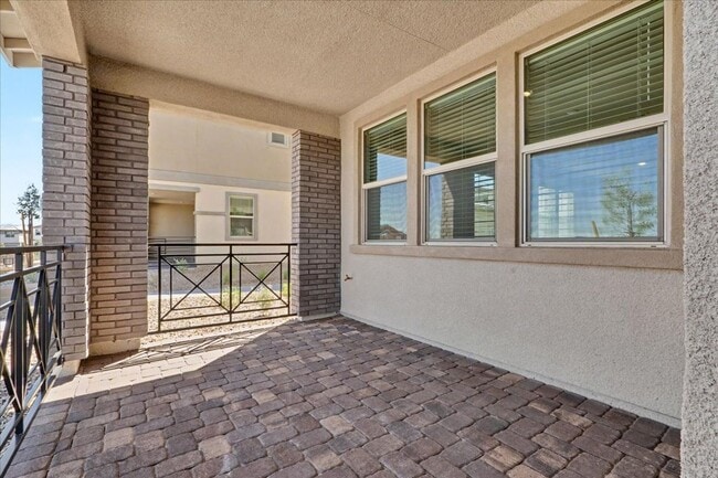 Photo - 72 Hornbeck Ln