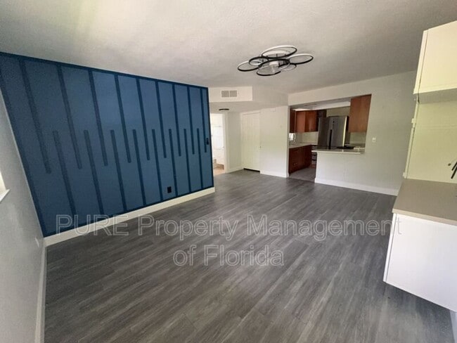 Photo - 454 Fairways Cir