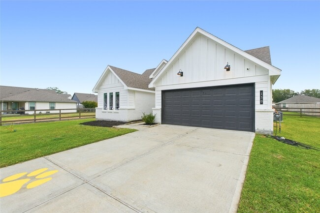 Photo - 130 Lk Wy Cir