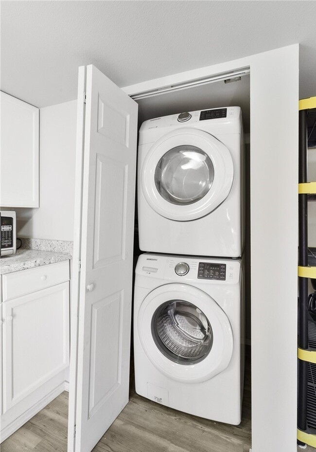 Photo - 112 E 40th St