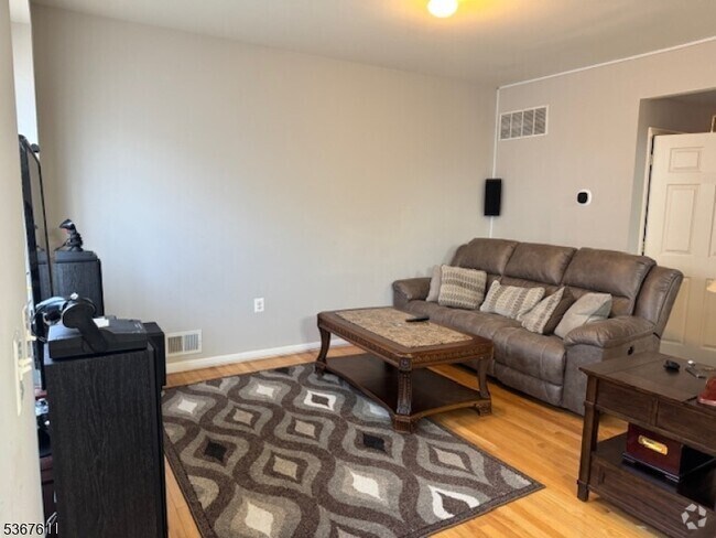 Building Photo - 157 Conover Terrace Unit 157 Rental