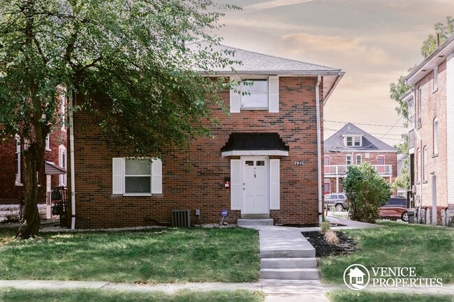 Building Photo - 3 Bedroom On OSU Campus Rental