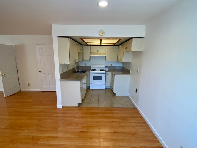 Photo - 308 E Valencia Ave