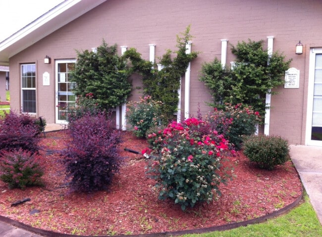 Photo - Parklane Apartments