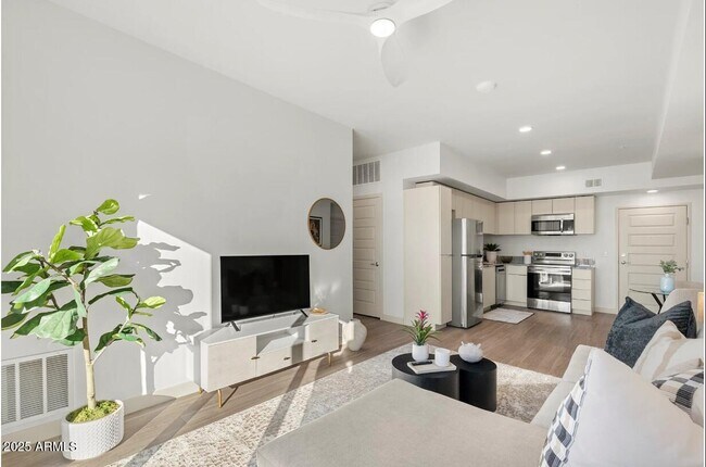 Photo - 9275 N 29th Ave Unidad 2