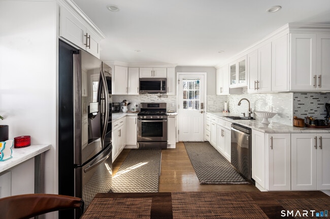 Photo - 191 Hobart Ave