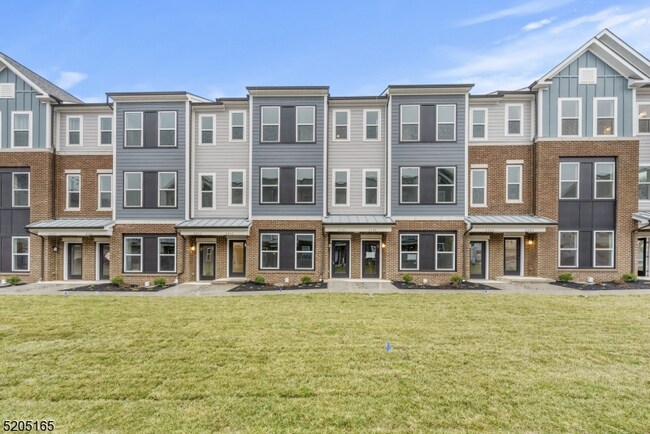Photo - 2 Sadie Cir Townhome
