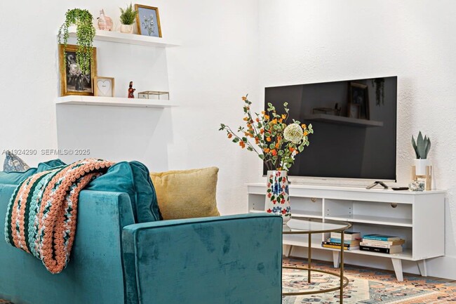 Photo - 811 Tequesta St Unidad 2