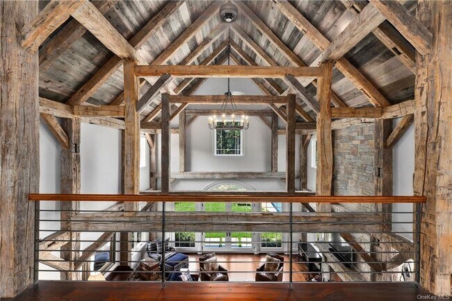 Photo - 143 W Patent Rd