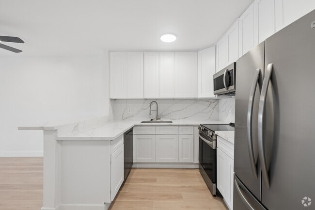 1BR, 1BA - 795SF - Kitchen