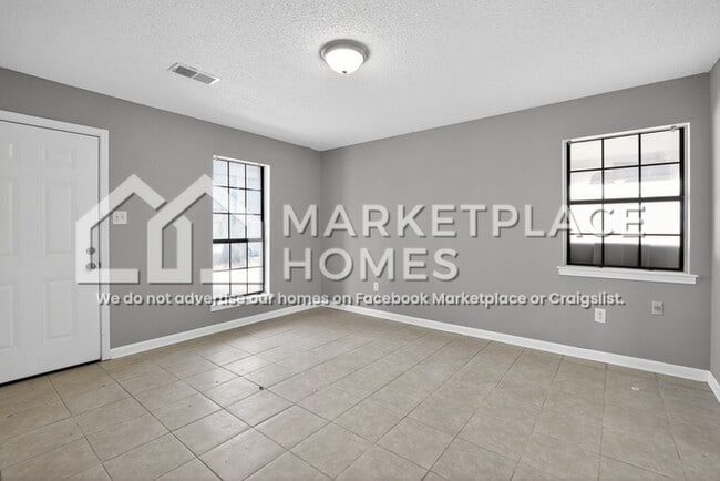 Photo - 5826 Laurie Dr