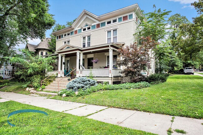 49 Prospect Ave SE