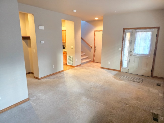 Photo - 607 Cowan St