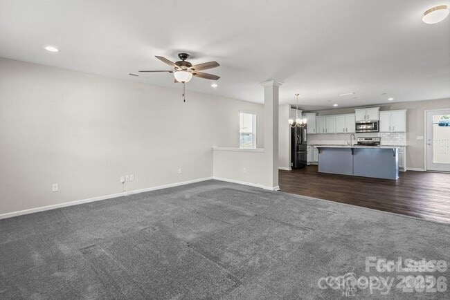 Photo - 134 Clove Hitch Dr