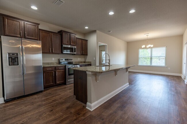 Photo - GREAT PRICE w/COMMUNITY POOL!
