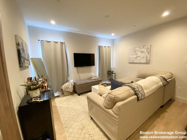 Photo - 118 Buttonwood St Unit 1