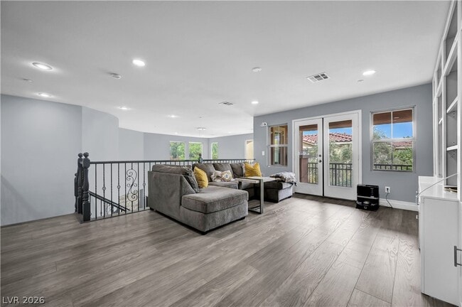 Photo - 1289 Vietti St