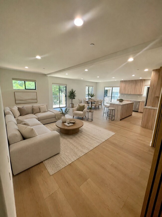 Building Photo - 1146 Hacienda Pl