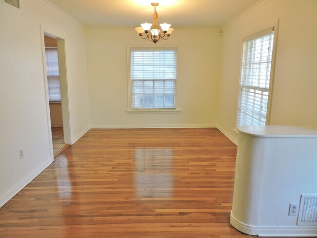 Photo - Westcliff - TCU area four bedroom home for...