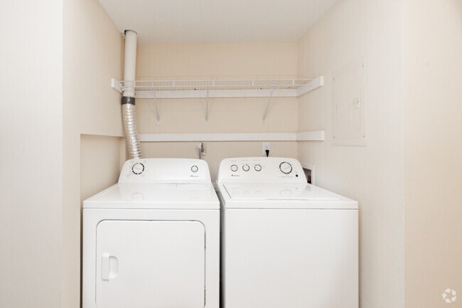 3BR, 3BA - 1,382SF - Laundry - Aztec Villa Apartments